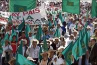 MEKSİKA'DA YÜZBİNLER ŞİDDETİ PROTESTO İÇİN YÜRÜDÜ