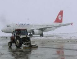 SAĞANAK İSTANBUL'DA HAVA ULAŞIMINI ETKİLEDİ