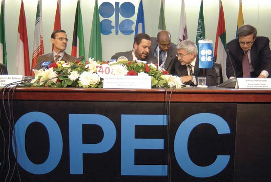 OPEC, PETROL ÜRETİMİNDE ARTIŞ GEREĞİ GÖRMÜYOR