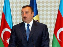 AZERBAYCAN'DA GÖSTERMELİK CUMHURBAŞKANLIĞI SEÇİMLERİ YAPILIYOR