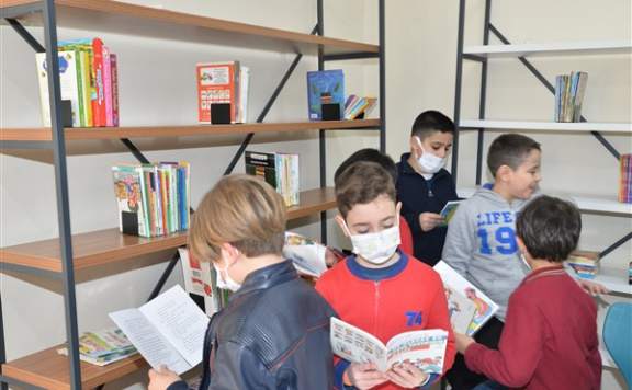 Sabri Ülker Vakfı Kütüphanesi'nin İlki Adana’da Açıldı