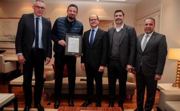 TBF Başkanı Türkoğlu, FIBA heyetini kabul etti