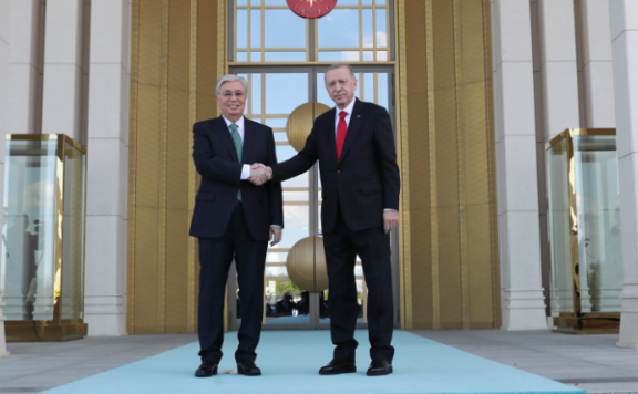 Erdoğan, Kazakistan Cumhurbaşkanı Tokayev ile ortak basın toplantısı düzenledi